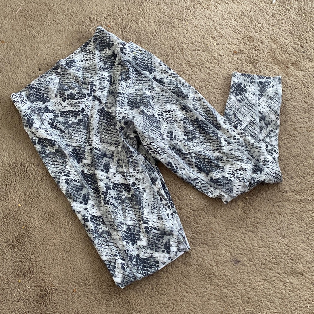 Victoria’s secret PINK snake print leggings